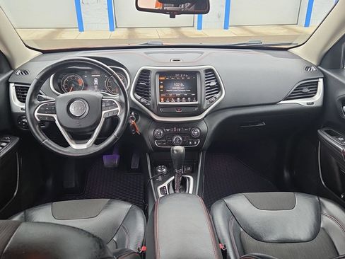 Used 2016 Jeep Cherokee Trailhawk image 15