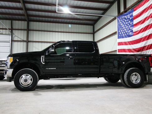 Used 2017 Ford F350 Lariat w/ Lariat Ultimate Package image 5