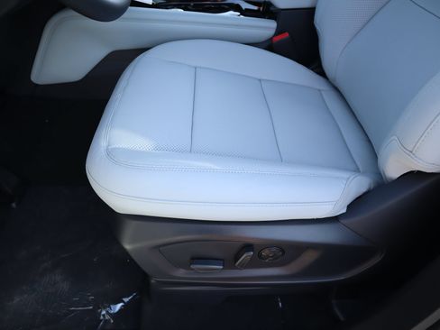 New 2026 Ford Explorer Platinum w/ LUX Leather Package AWD/4WD image 13