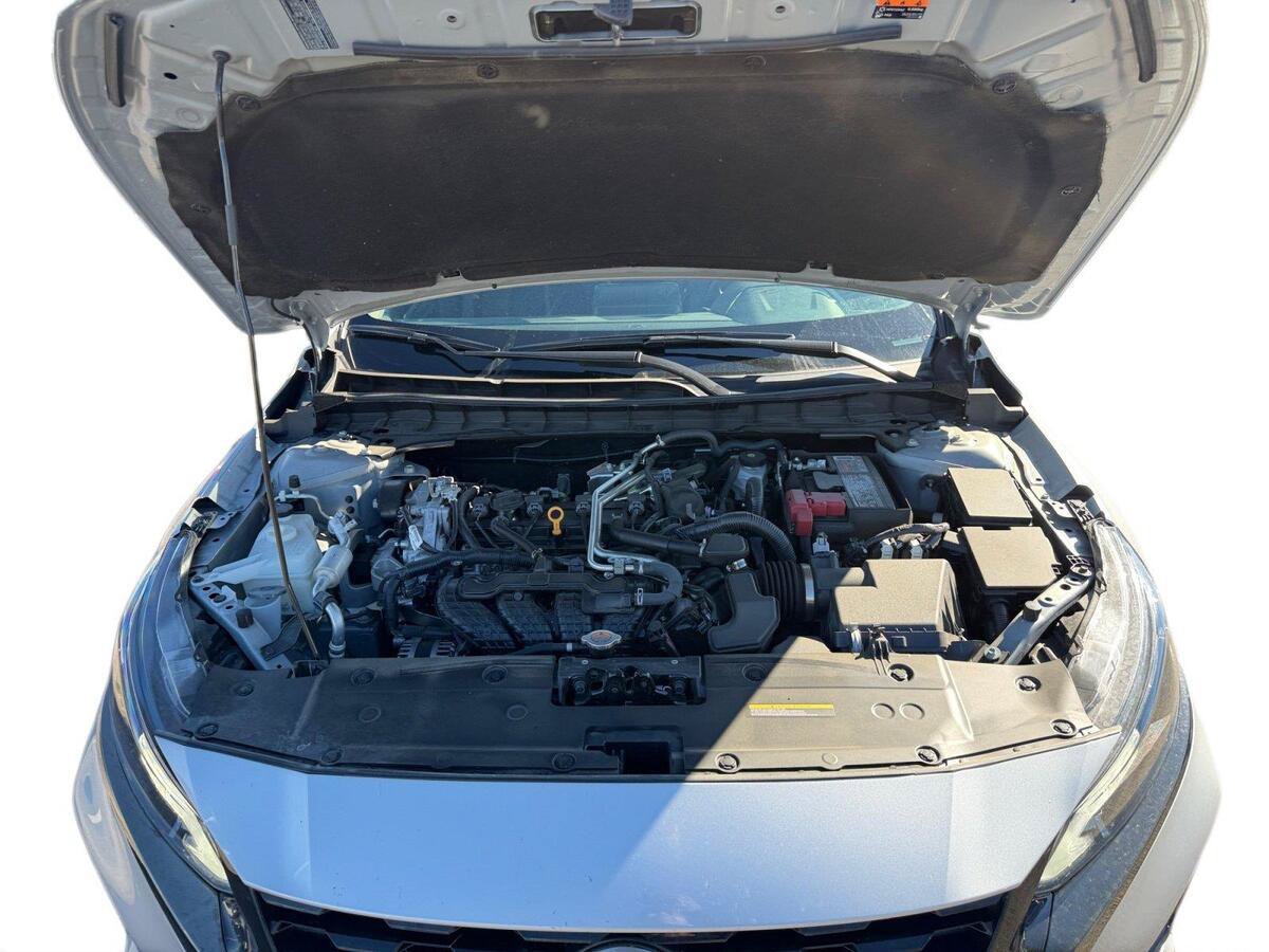 Used 2025 Nissan Altima 2.5 SR FWD image 16