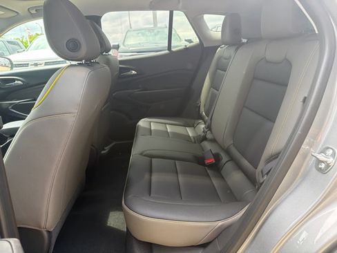New 2026 Chevrolet Trax ACTIV w/ Sunroof Package FWD image 24