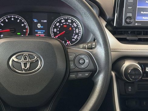 Used 2021 Toyota RAV4 XLE FWD image 16