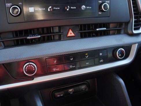 Used 2024 Kia Sportage LX image 13