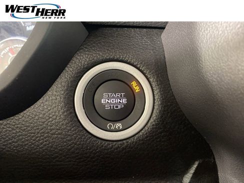 Used 2023 RAM 1500 Laramie AWD/4WD image 6