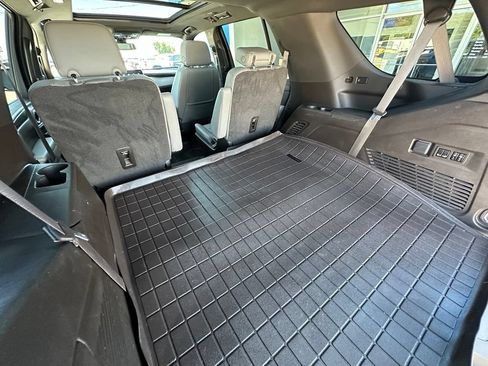 Used 2021 Chevrolet Tahoe LT w/ LT Signature Package AWD/4WD image 9