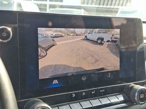 Used 2023 Chevrolet Colorado LT w/ LT Convenience Package image 23