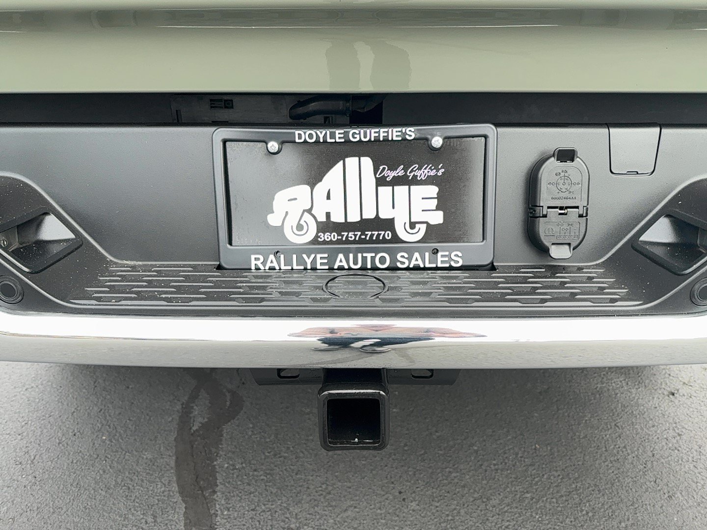 Used 2026 RAM 1500 Laramie AWD/4WD image 9