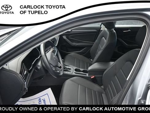 Used 2024 Volkswagen Jetta SE w/ Panoramic Sunroof Package FWD image 12