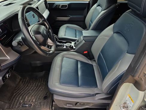 Used 2023 Ford Bronco Outer Banks AWD/4WD image 13