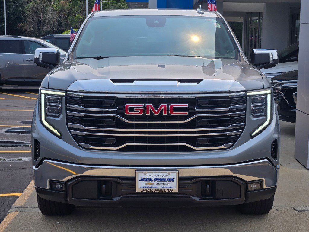 Certified 2025 GMC Sierra 1500 SLT AWD/4WD image 4