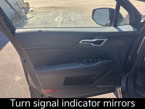 Certified 2025 Kia Sportage EX FWD image 18