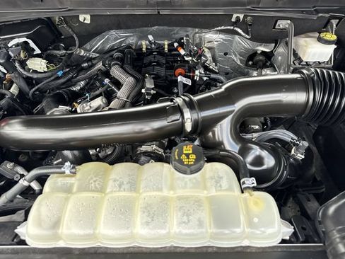 Used 2024 Ford Expedition Limited AWD/4WD image 31