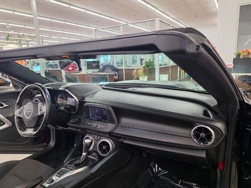 Used 2021 Chevrolet Camaro LT RWD image 15