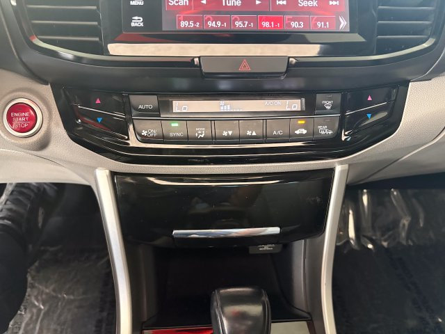 Used 2016 Honda Accord Touring image 16