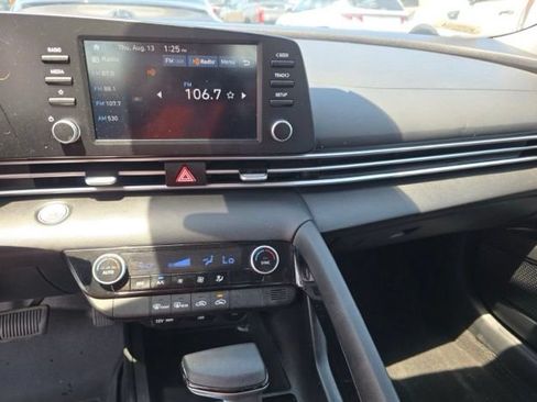 Used 2025 Hyundai Elantra Hybrid FWD image 10