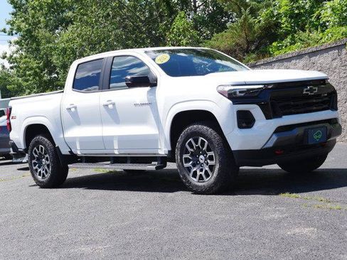 Used 2023 Chevrolet Colorado Z71 w/ Z71 Convenience Package 2 AWD/4WD image 10