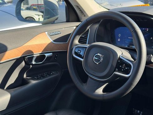 Used 2025 Volvo XC90 B6 Ultra image 13