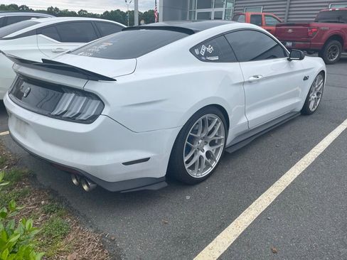 Used 2017 Ford Mustang GT w/ GT Performance Package RWD image 4