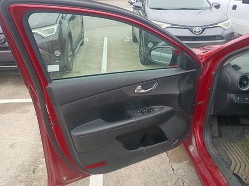 Used 2020 Kia Forte LXS FWD image 39