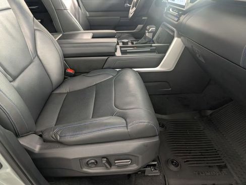 Used 2025 Toyota Tundra Platinum AWD/4WD image 33