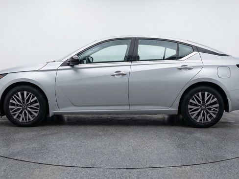 Used 2025 Nissan Altima 2.5 SV image 5