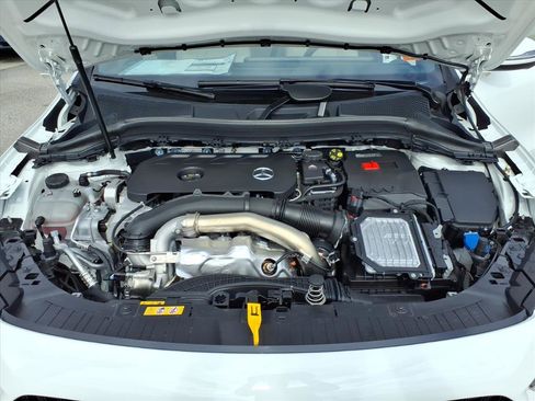 Used 2026 Mercedes-Benz GLA 250 4MATIC image 9