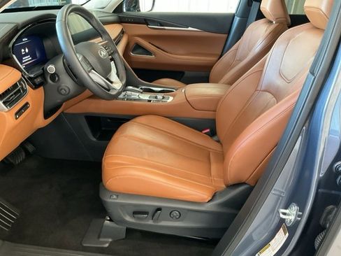 Used 2024 INFINITI QX60 Sensory w/ Vision Package image 4