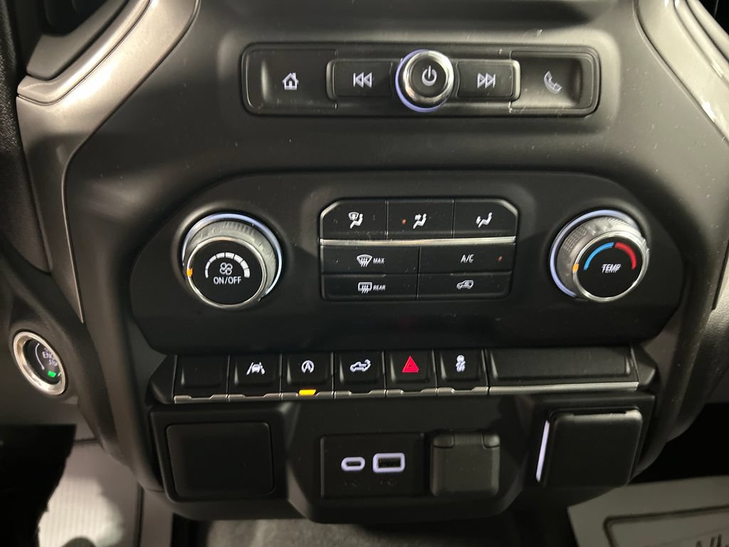 Used 2024 Chevrolet Silverado 1500 Custom AWD/4WD image 19