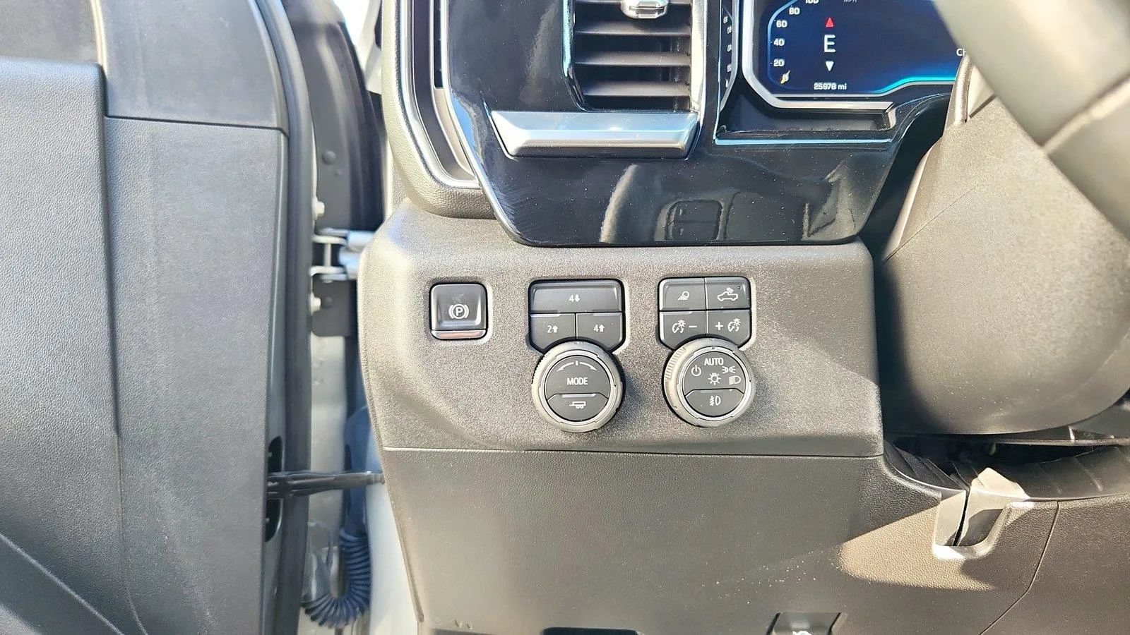 Used 2025 Chevrolet Silverado 2500 LT w/ All Star Edition AWD/4WD image 22