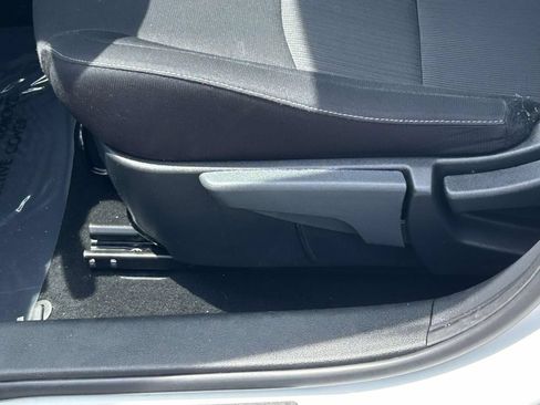 Used 2025 Nissan Sentra SV FWD image 17