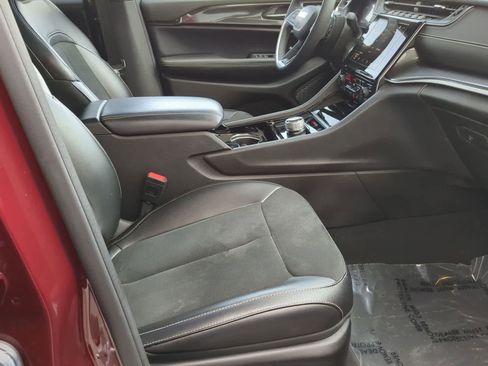 Certified 2023 Jeep Grand Cherokee L Laredo image 21