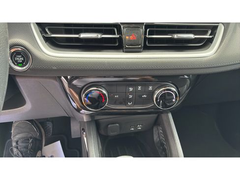 Used 2025 Chevrolet TrailBlazer LT AWD/4WD image 20