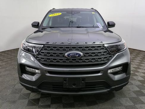 Used 2023 Ford Explorer XLT w/ Equipment Group 202A AWD/4WD image 4