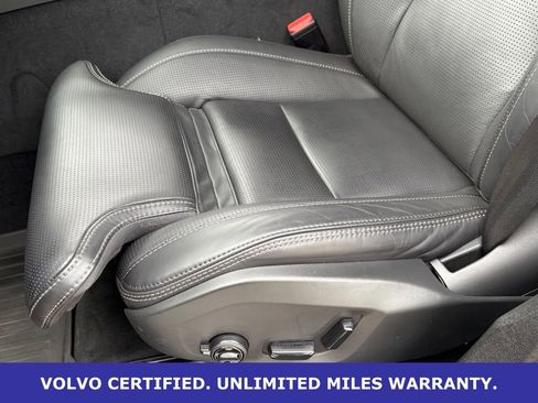 Certified 2024 Volvo XC60 B5 Ultimate w/ Protection Package Premier image 30