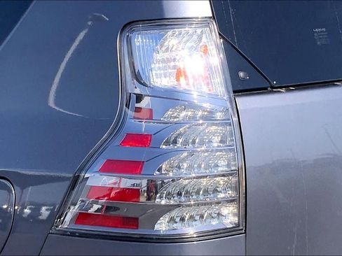 Used 2022 Lexus GX 460 Premium w/ Premium Plus Package AWD/4WD image 29