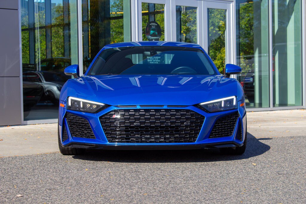 Used 2021 Audi R8 V10 RWD image 2