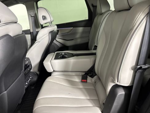 Used 2022 Acura MDX SH-AWD w/ Advance Package image 21