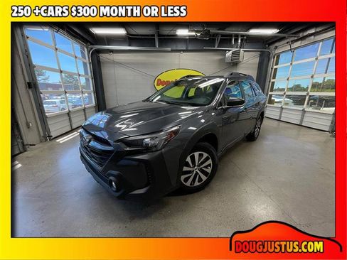 Used 2023 Subaru Outback AWD/4WD image 1