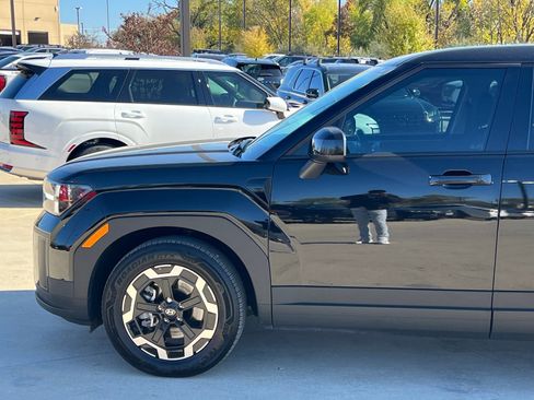 Certified 2025 Hyundai Santa Fe SE image 7