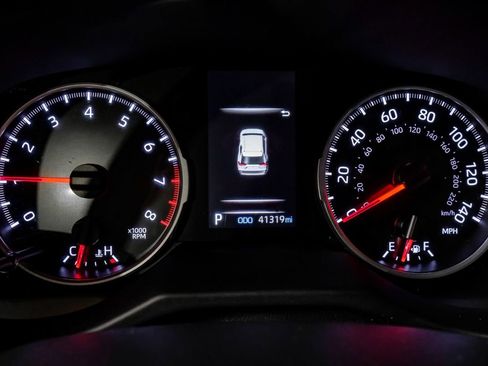 Used 2022 Toyota RAV4 LE image 19