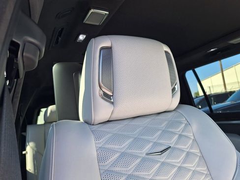 New 2026 Cadillac Escalade ESV Platinum Sport w/ LPO, ONYX Package image 31