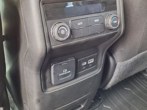 Used 2023 GMC Acadia SLE w/ Driver Convenience Package image 14