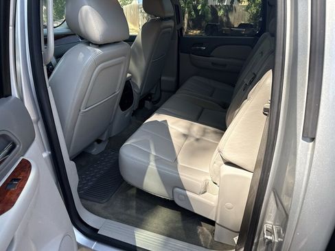 Used 2013 GMC Sierra 2500 SLT w/ SLT Convenience Package AWD/4WD image 21