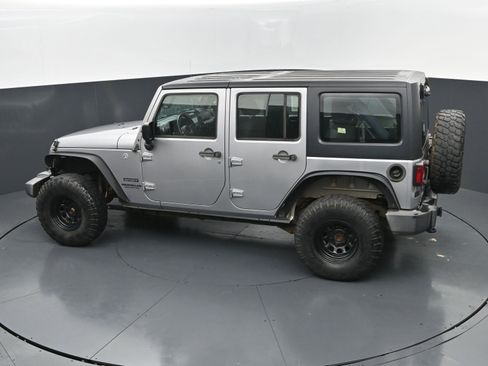 Used 2016 Jeep Wrangler Unlimited Sport w/ Connectivity Group AWD/4WD image 28
