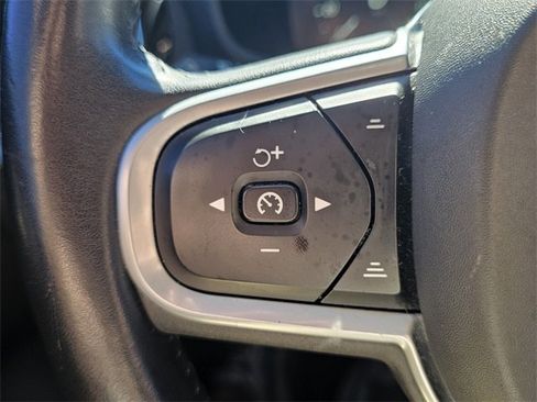 Used 2020 Volvo S60 T5 Momentum image 12
