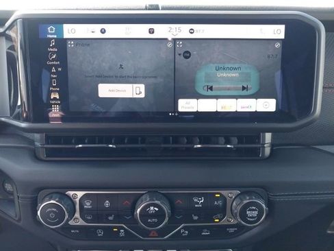 Used 2025 Jeep Wrangler Unlimited Rubicon image 14