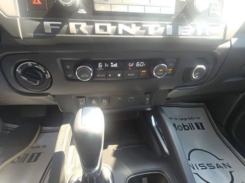 Certified 2025 Nissan Frontier SV w/ SV Convenience Package AWD/4WD image 19