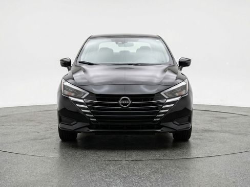 Used 2025 Nissan Versa SV image 2