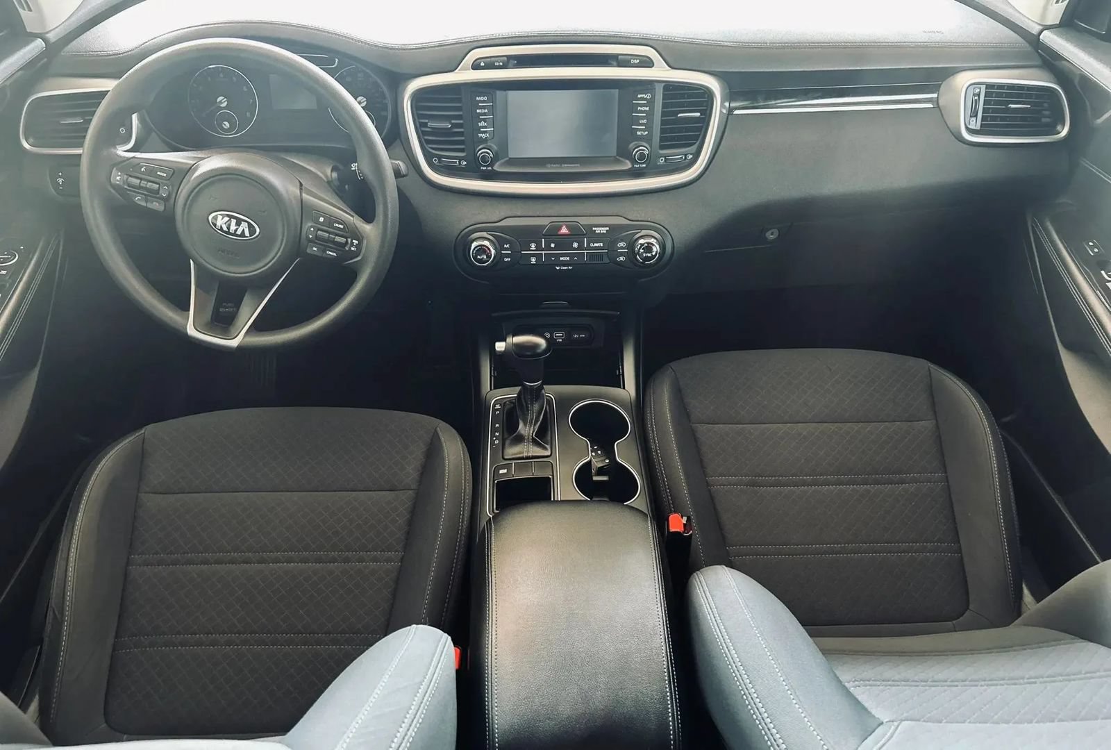 Used 2018 Kia Sorento FWD image 10