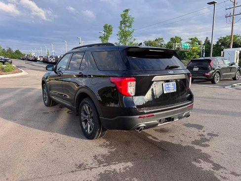 Certified 2023 Ford Explorer XLT w/ Equipment Group 202A AWD/4WD image 3